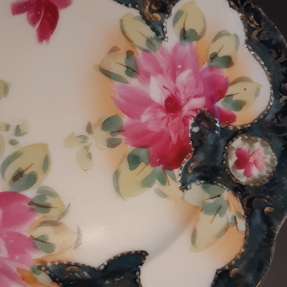 Vintage floral gold design plate| 8.5/10 - Picture 2 of 10